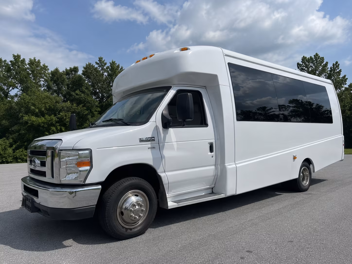 15 Passenger Party Bus Exterior
