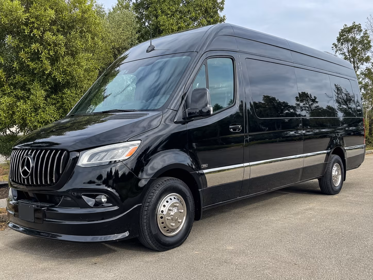 Hayward Airport Shuttle & Transportation party bus exterior