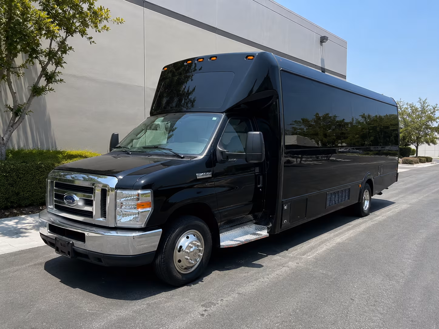 Hayward Birthday, Sweet 16, & Quinceañera Transportation party bus exterior