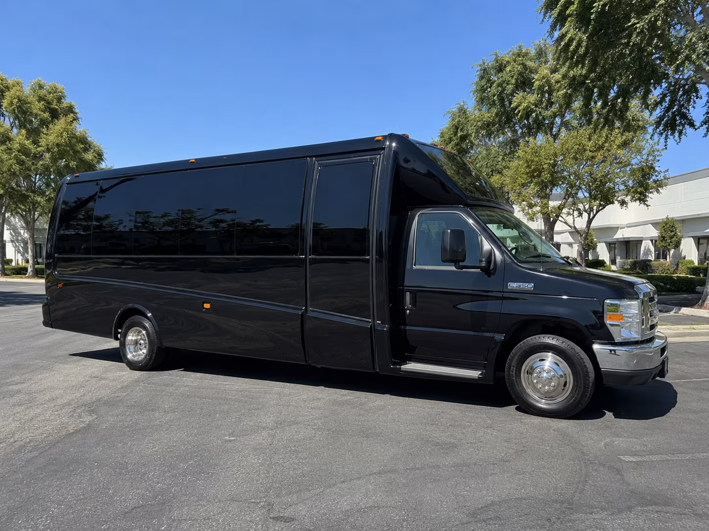 Oakland Homecoming & Prom Party Bus Rentals